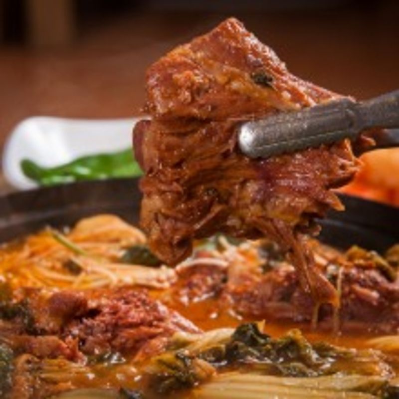 [정성푸드앤축산] 바르다집밥 감자탕(뼈4+우거지+국물) 1.5kg(과세)(패키지변경으로 공지이미지 추가)