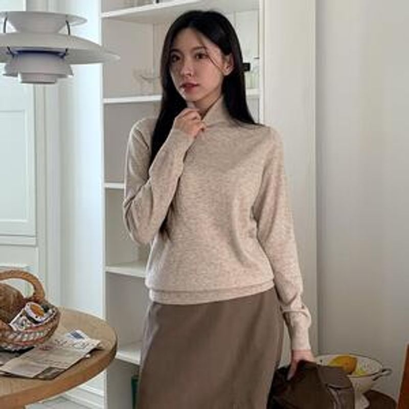 호라우 소프트 터틀넥 긴팔 니트