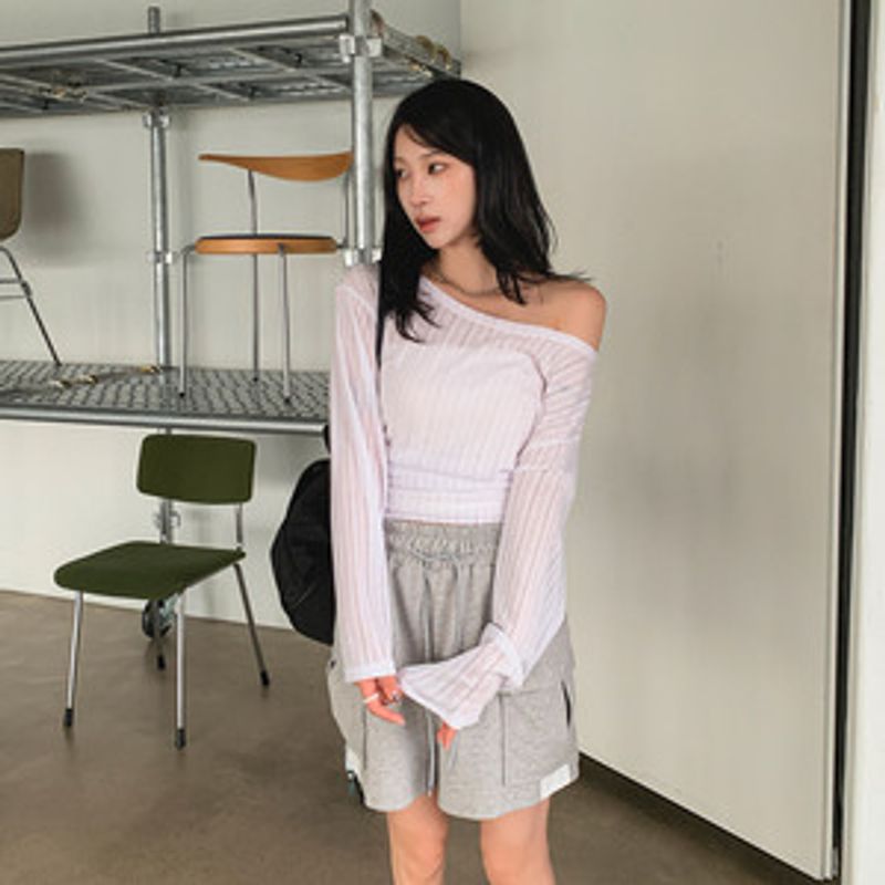 일이칠 라운드 오프숄더 시스루 긴팔 티셔츠