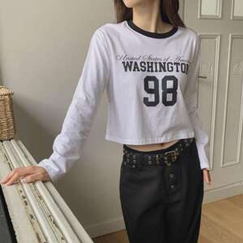 린딜리 레터링 배색 세미 크롭 티셔츠