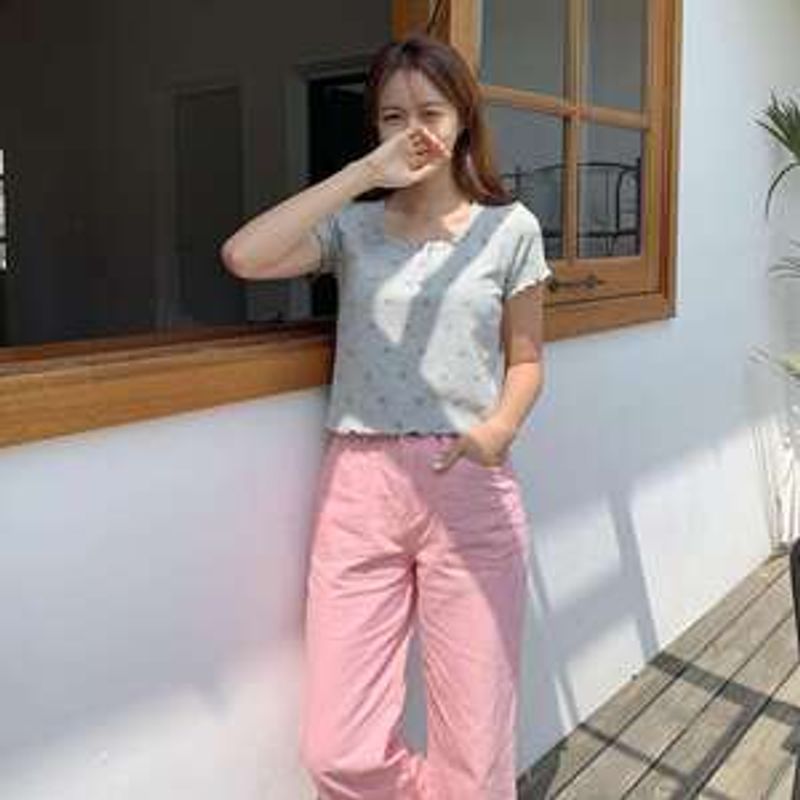 아수이 플라워 세미 크롭 U넥 슬림 반팔티