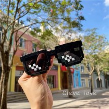 새로운 모자이크 선글라스, 개성 넘치는 픽셀 선글라스, 공장 직판, 멋지고 독특한 애니메이션 스타일 선글라스 도매.